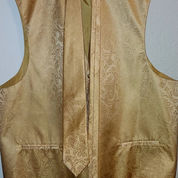 Vintage Gold Paisley Vest with Tie, sz 3XL, $13, GLENN HEIGHTS TX PPU OR SHIP - Picture 10 of 10